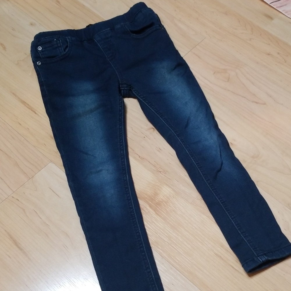 Like new pull on jeans